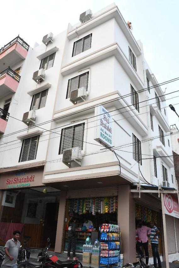 Hotel Sai Shatabdi Shirdi Exteriör bild