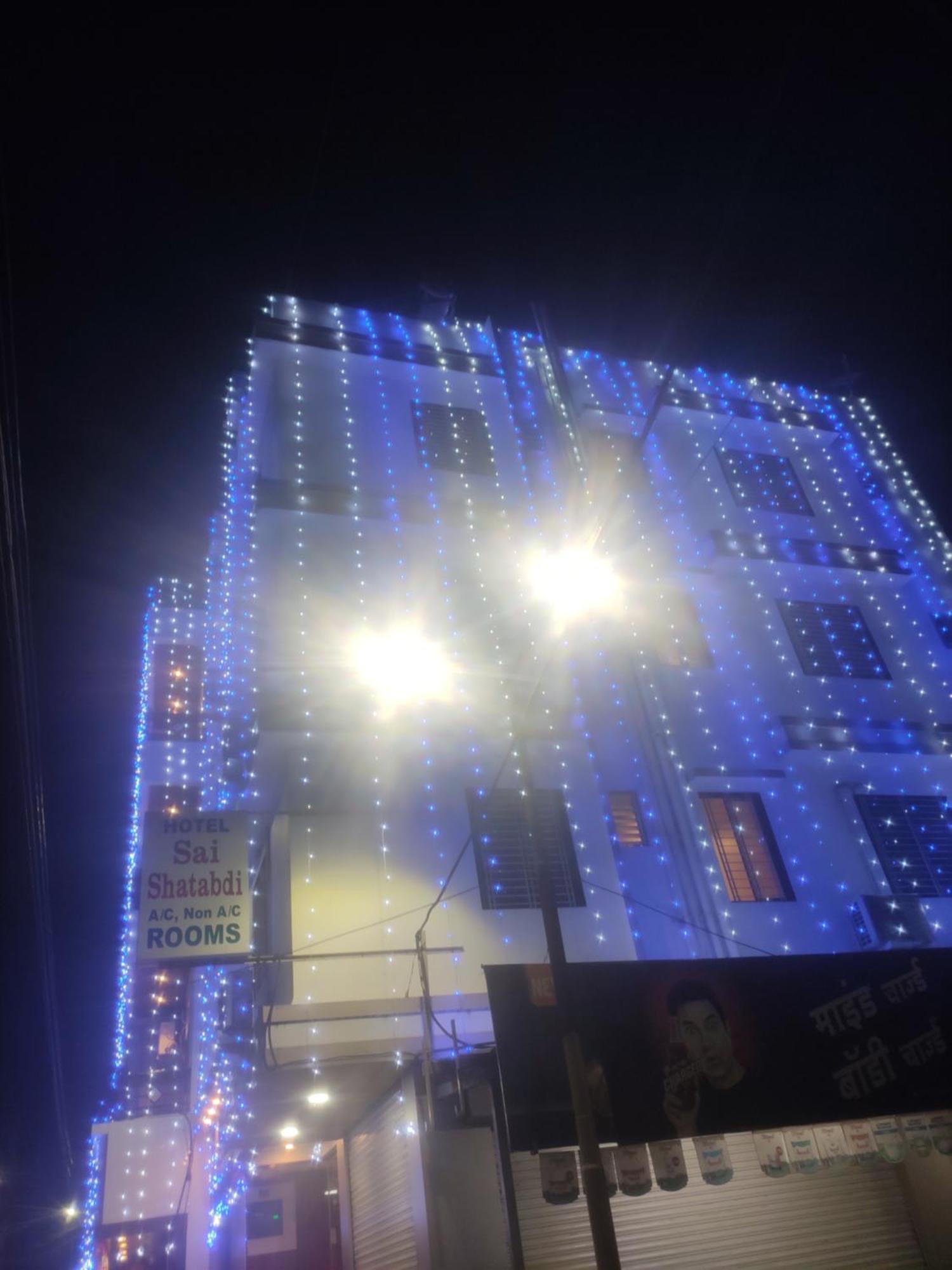 Hotel Sai Shatabdi Shirdi Exteriör bild